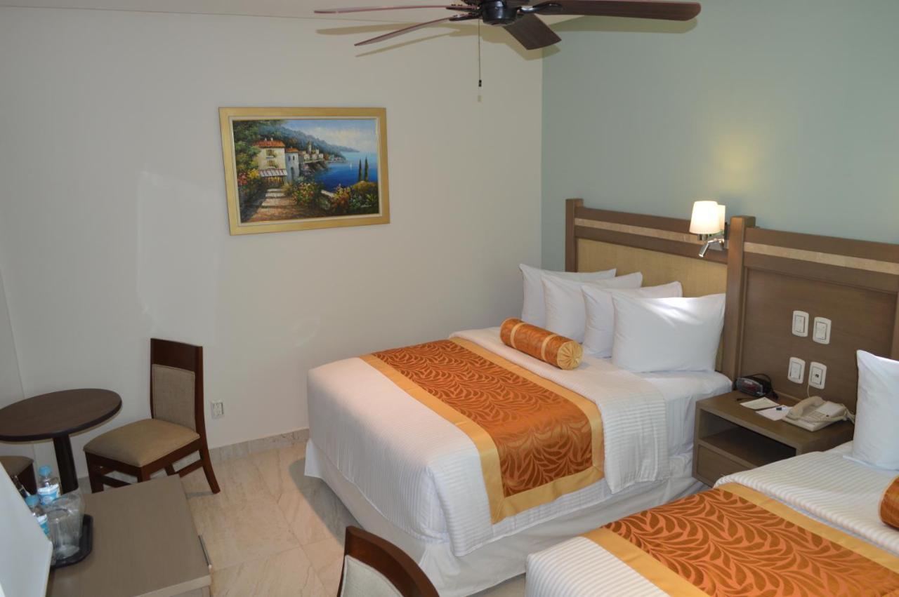 Hotel Villa Magna Poza Rica Экстерьер фото