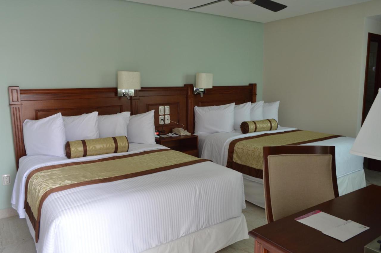 Hotel Villa Magna Poza Rica Экстерьер фото