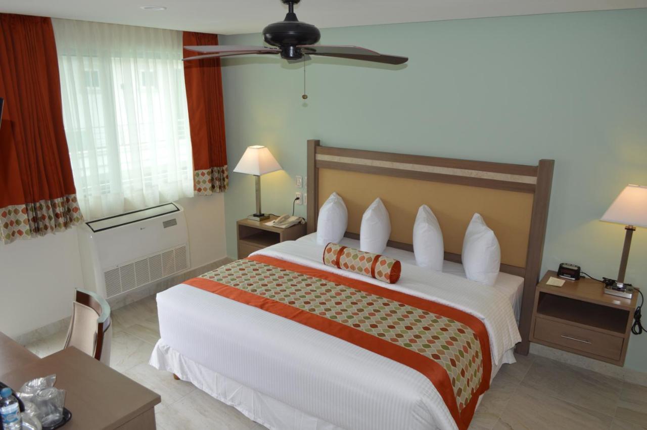 Hotel Villa Magna Poza Rica Экстерьер фото